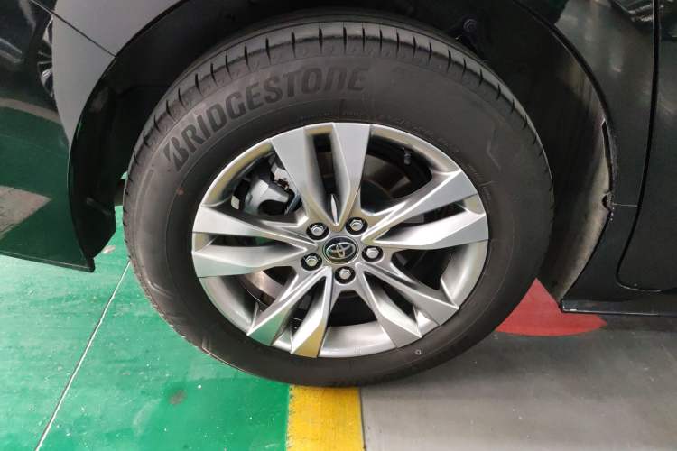 Used Toyota Sienna 2024 2.5L Hybrid Luxury Edition
