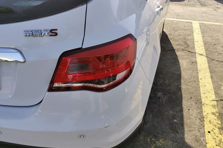 Used Geely Auto Emgrand 2017 Hatchback RS Million Edition 1.5L CVT Upward Version
