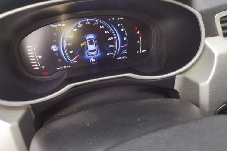 Used Geely Auto Emgrand X7 Sport 2018 1.8TD Automatic Two-Wheel Drive Smart Connect 4G Internet Edition
