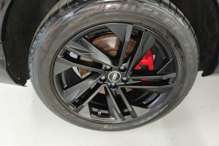 Used Audi Q7 2021 45 TFSI quattro S line Sport model
