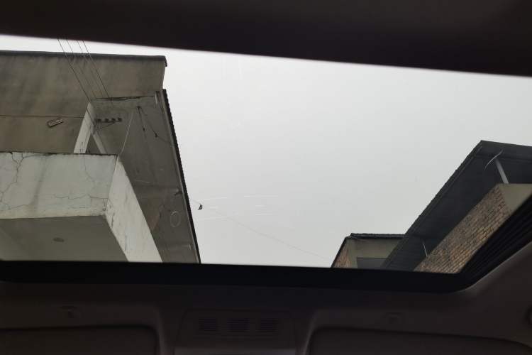 Used BMW 5 Series 2014 525Li Leading Model
