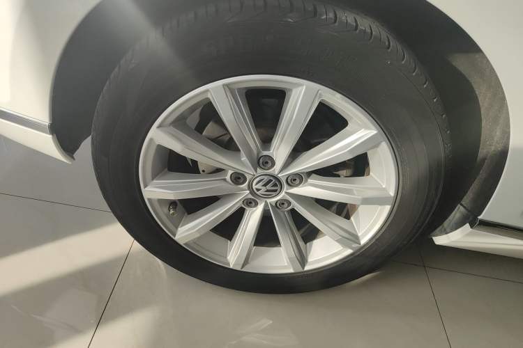 Used Volkswagen Magotan 2017 330TSI DSG Leading Model
