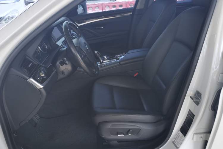 Used BMW 5 Series 2014 525Li Leading Model
