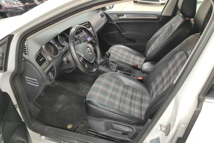 Used Volkswagen Golf 2017 230TSI Manual Comfort Edition – Celebrating Milestone of One Million Units
