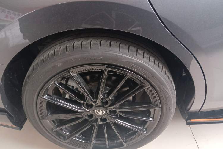 Used Changan UNI-V 2023 2.0T Leading-Speed Edition
