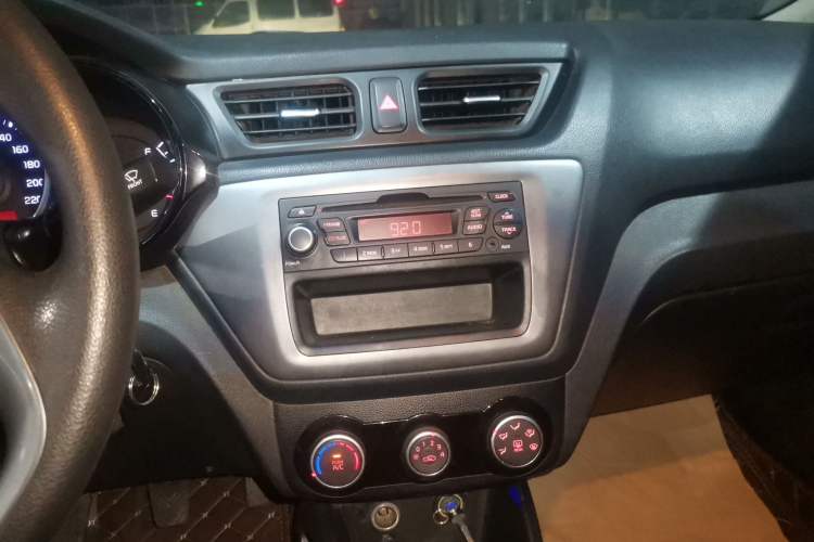 Used Kia K2 2015 Sedan 1.4L MT GLS
