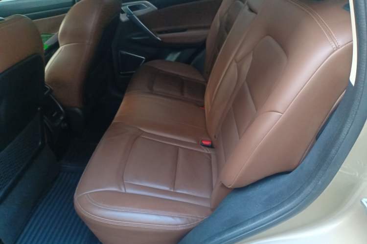 Used Geely Auto Emgrand X7 Sport 2016 1.8TD Automatic ZhiZun Version
