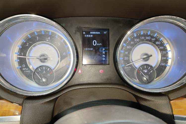 Used Chrysler 300C 2013 3.6L Luxury Edition