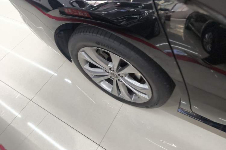 Used Toyota Sienna 2023 2.5L Hybrid Deluxe Edition
