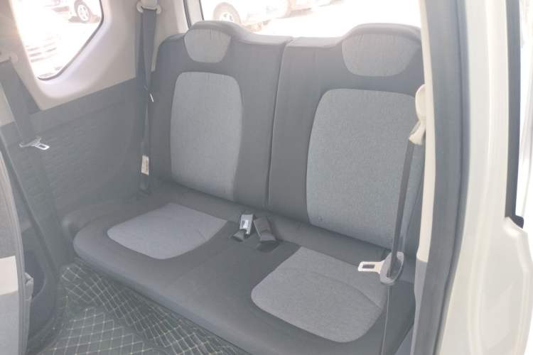 Used Wuling Hongguang MINIEV 2021 Macaron Premium Model – Lithium Iron Phosphate
