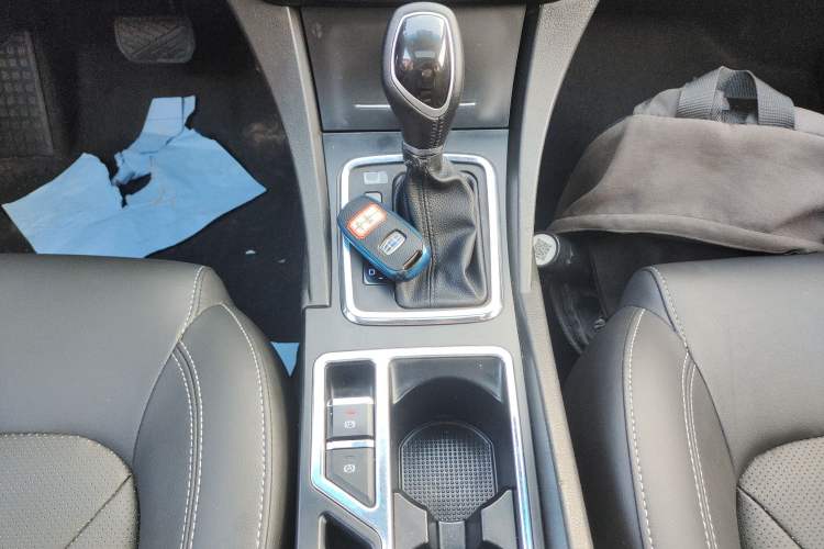 Used Geely Auto Emgrand 2017 Sedan Million Edition 1.5L CVT Upward Connectivity Version
