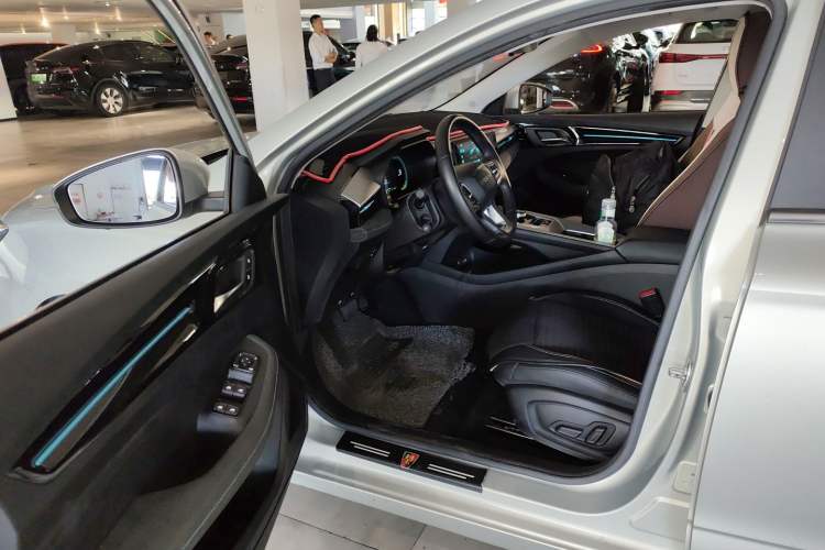 Used Roewe Ei5 2021 500 Admiration Edition
