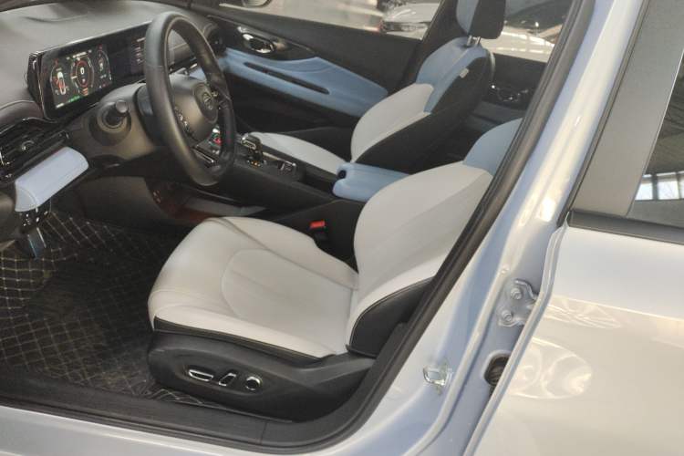 Used GAC Trumpchi EMPOW 2023 Shadow Leopard H Smart Hybrid Edition
