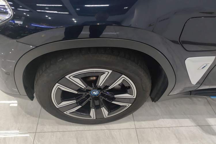 Used BMW iX3 2021 Updated Leading Edition
