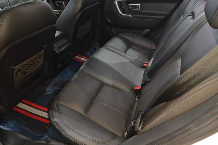 Used Land Rover Discovery Sport 2019 240 PS SE Version China VI Standard
