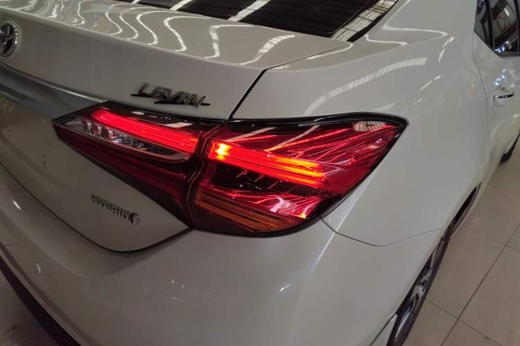 Used Toyota Levin 2016 Dual-Engine 1.8H GS-L E-CVT Leading Edition
