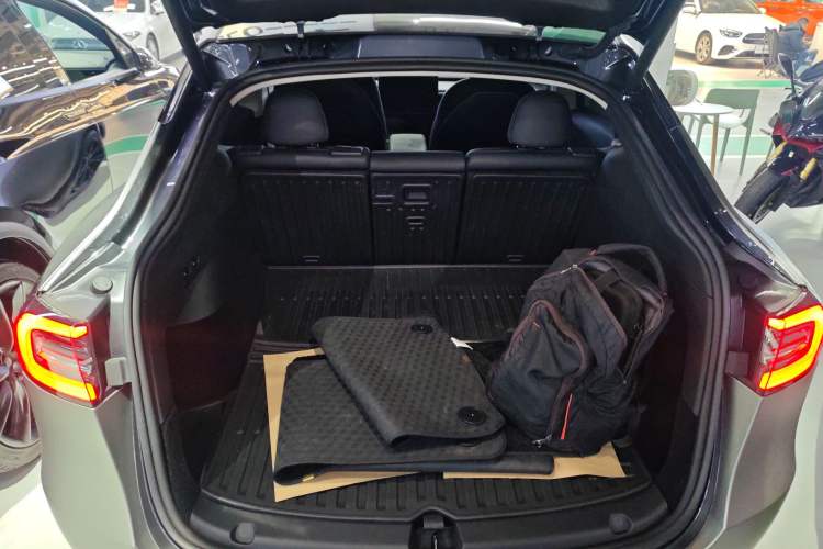 Used Tesla Model Y 2024 Rear-Wheel-Drive Version
