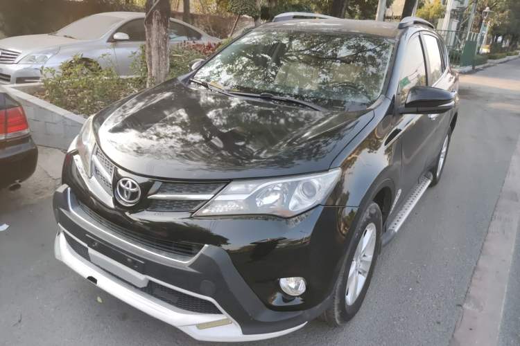 Used Toyota RAV4 2013 2.0L CVT Four-Wheel Drive New Edition