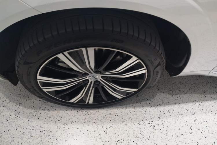 Used Volvo XC60 New Energy 2023 T8 Plug-in Hybrid Long-Range All-Wheel Drive Smart Luxury Edition