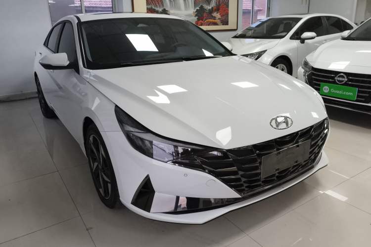 Used Hyundai Elantra 2022 1.5L CVT LUX Prestige Edition
