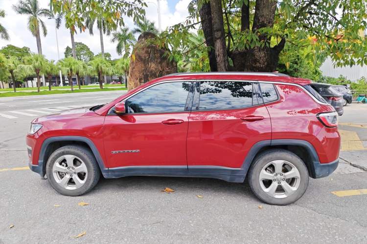 Used  Compass 2017 200T Automatic Enjoyment Version
