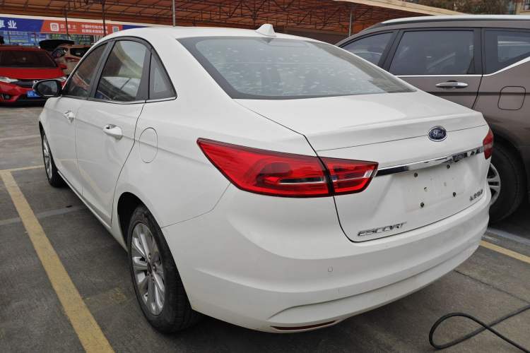 Used Ford Escort 2015 1.5L Automatic Fashion Model