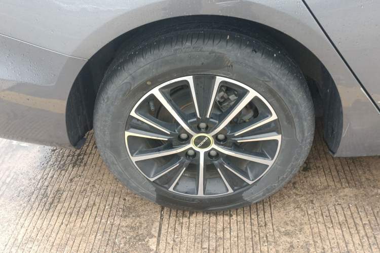 Used Roewe i5 2021 1.5L CVT Platinum Edition