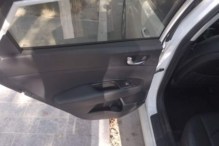 Used Kia K5 2016 1.6T Automatic LUX
