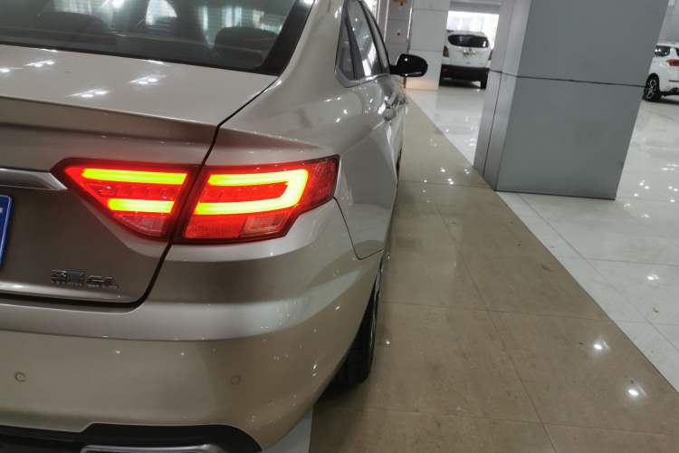 Used Geely Auto Emgrand GL 2018 1.4T DCT Elite Smart Connectivity Version
