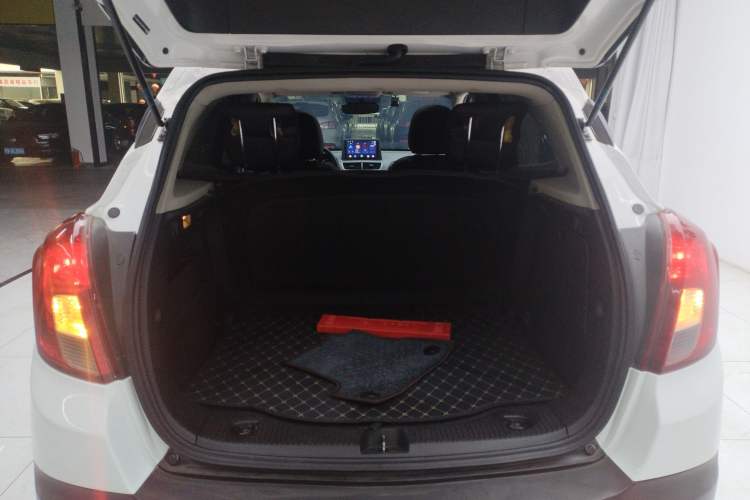 Used Buick Encore 2015 1.4T Automatic Two-Wheel Drive Urban Elite Version
