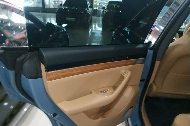 Used Hima Luxeed R7 2024 All-Electric 736 km Ultra
