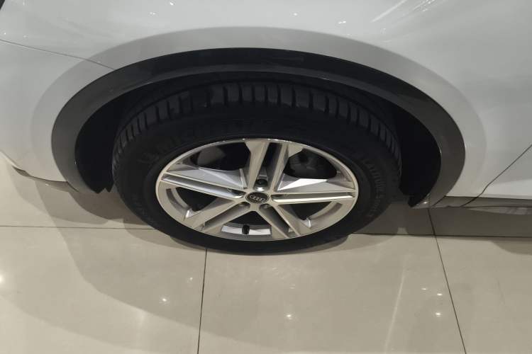 Used Audi Q5L 2023 40T Fashionable and Elegant Version