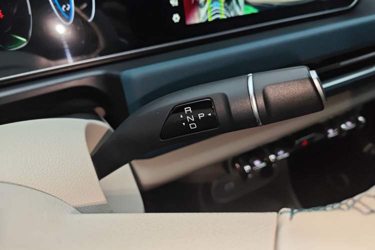 Used ORA Good Cat 2023 401 km Standard Range Luxury Version Lithium Iron Phosphate