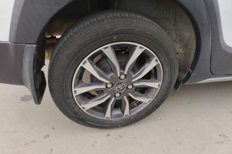 Used Toyota YARiS L 2021 X-Trail 1.5L CVT Luxury Edition
