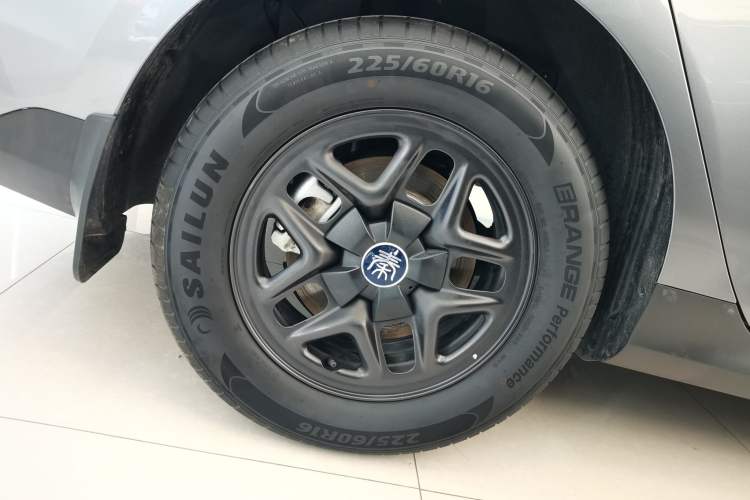 Used BYD Qin PLUS 2025 DM-i Smart Drive 55KM Leading Model
