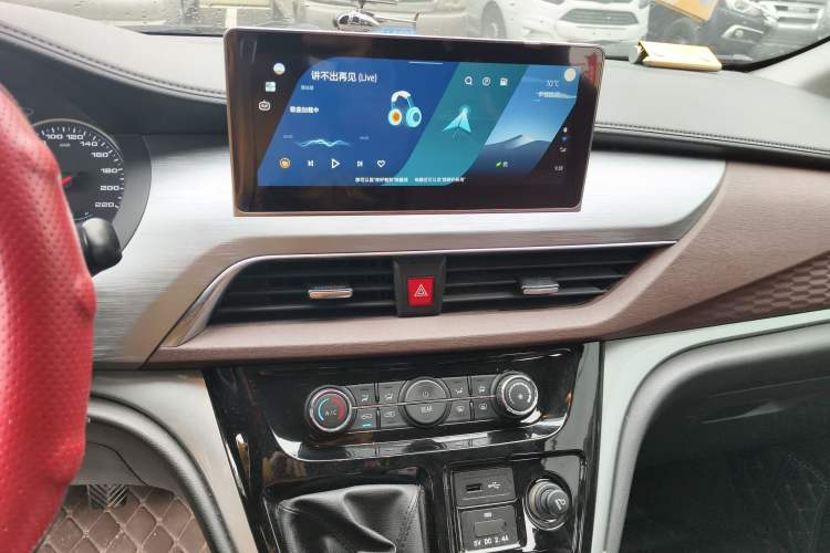 Used JAC Refine M3 2022 1.5T 7-Seater Standard Edition