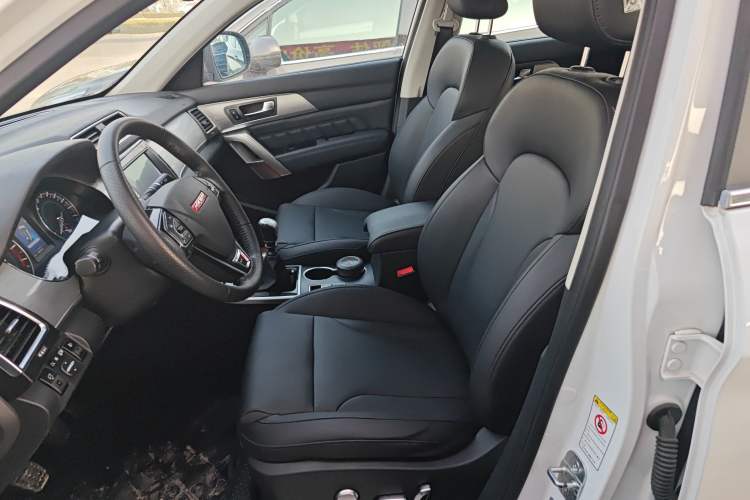 Used Haval H2 2016 Red Label 1.5T Manual Two-Wheel Drive Prestige Model
