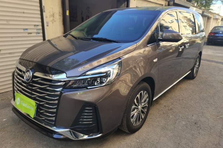 Used Buick GL8 2023 Facelifted Land Cruiser Executive Luxury Version
