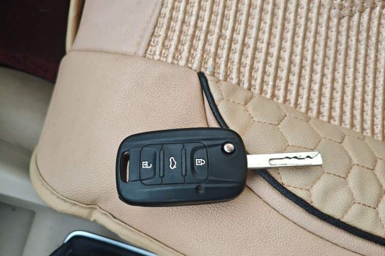 Used Wuling Hongguang 2015 1.5L S1 Standard China V-Emission Standards
