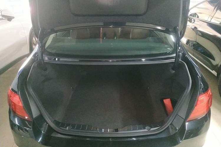 Used BMW 5 Series 2014 520i Elegant Edition
