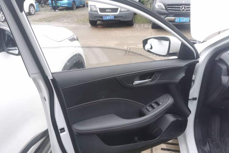 Used Roewe i5 2023 1.5L Manual Comfort Edition
