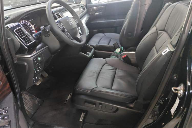 Used Honda Elysion 2016 2.4L Supreme Edition
