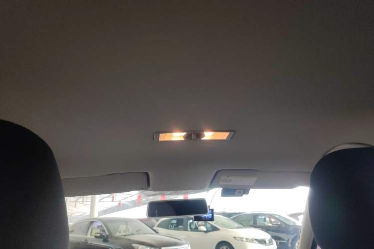 Used Volkswagen Lavida 2013 Revised Classic 1.6L Automatic Fashion Edition
