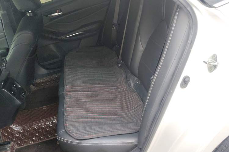 Used Toyota Avalon 2019 2.5L Ambition Version China VI Standard
