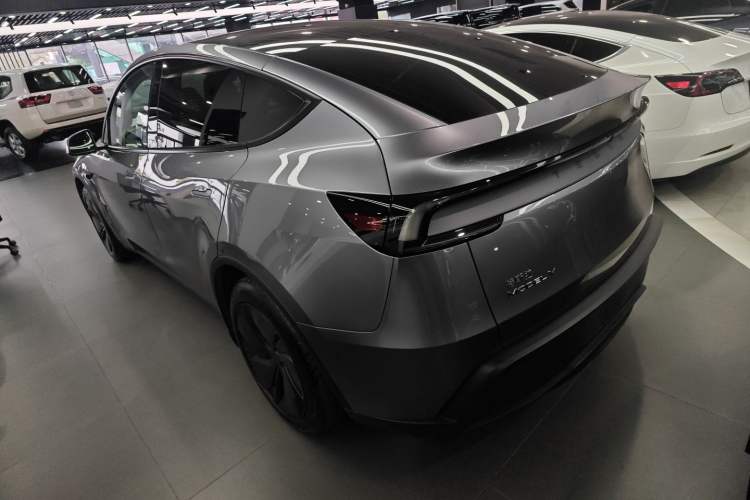 Used Tesla Model Y 2025 Rear-Wheel-Drive Version
