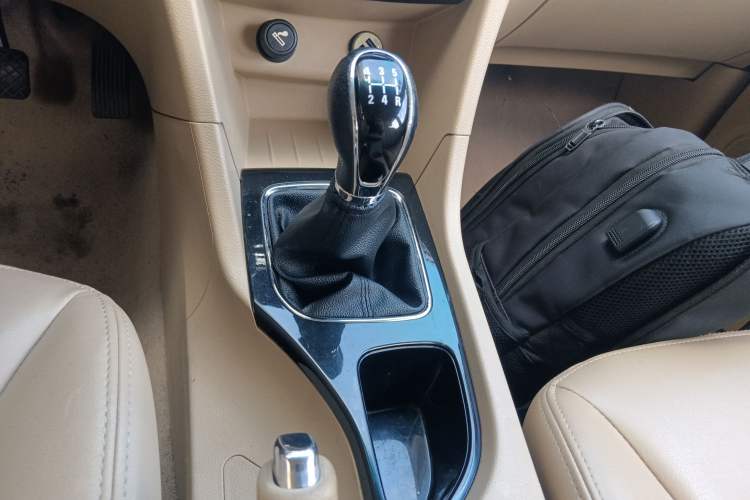 Used Baojun 730 2016 1.5L Manual Comfort Version 7 Seats China V Emission Standard
