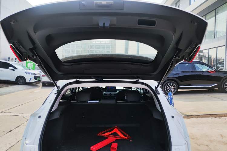 Used Buick Velite 6 2024 450km Range Commuter Version
