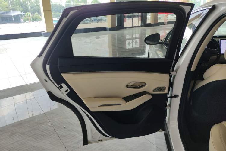 Used BYD Qin L 2024 DM-i 120KM Leading Model
