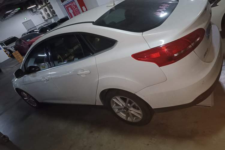 Used Ford Focus 2015 Sedan EcoBoost 180 Automatic Elite Model