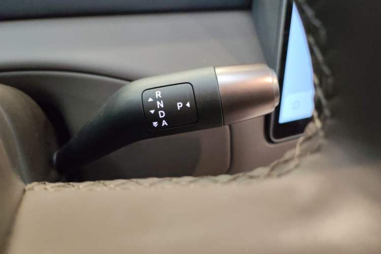 Used Li Auto MEGA 2024 Ultra Model
